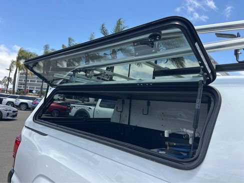 Used 2022 Toyota Tacoma SR RWD image 39