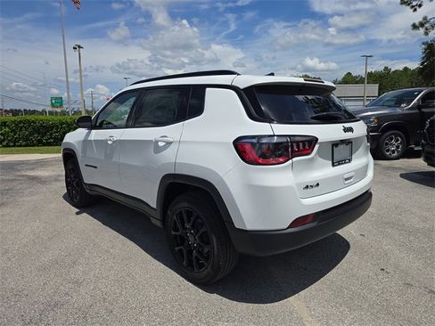 New 2025 Jeep Compass Latitude w/ Sun & Sound Group image 4