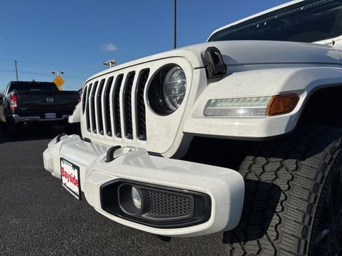 Used 2022 Jeep Gladiator Overland image 12