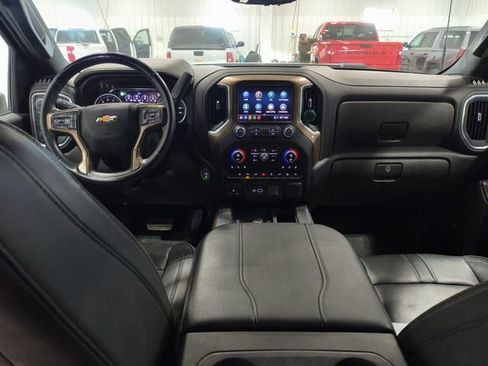 Used 2023 Chevrolet Silverado 2500 High Country w/ Z71 Off-Road Package AWD/4WD image 4