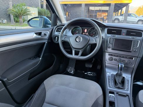 Used 2016 Volkswagen e-Golf SE image 22