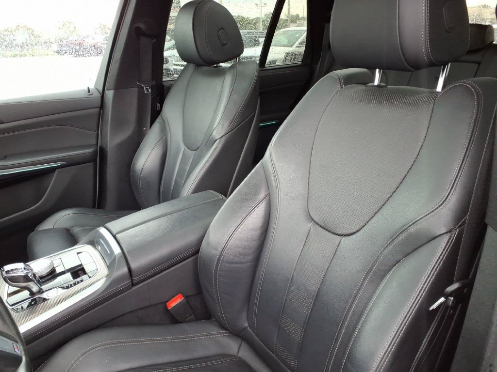 Used 2022 BMW X5 xDrive40i w/ M Sport Package AWD/4WD image 9