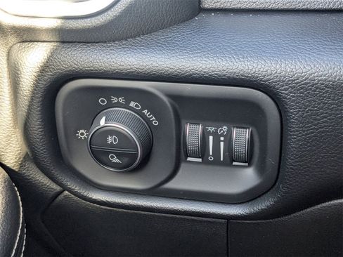 Used 2020 RAM 3500 Laramie image 27