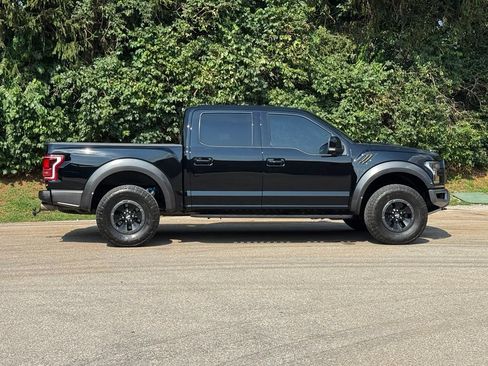 Used 2017 Ford F150 Raptor w/ Equipment Group 802A Luxury AWD/4WD image 4