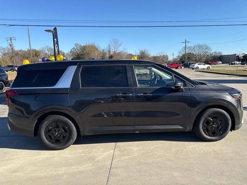 New 2026 Kia Carnival LXS image 9