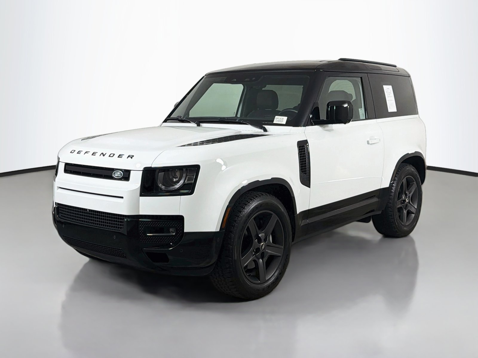 Used 2024 Land Rover Defender 90 X-Dynamic SE AWD/4WD image 1