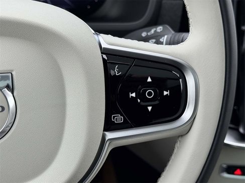 New 2026 Volvo XC90 T8 Ultra w/ Protection Package Premier image 10
