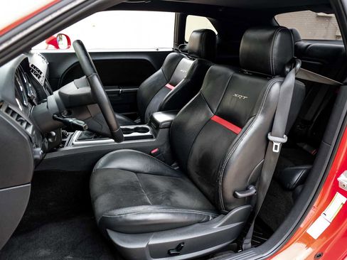 Used 2009 Dodge Challenger SRT8 w/ SRT Option Group II RWD image 30