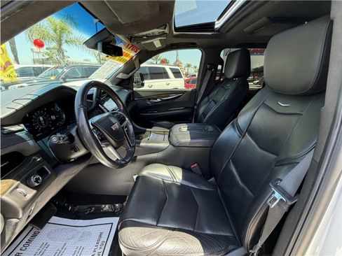 Used 2017 Cadillac Escalade Platinum RWD image 20