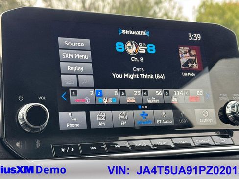 Used 2023 Mitsubishi Outlander SE image 32