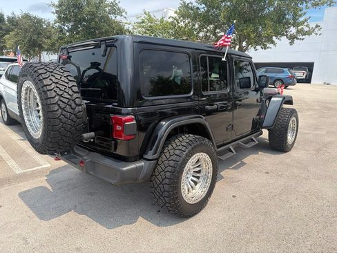 Used 2021 Jeep Wrangler Unlimited Rubicon AWD/4WD image 3