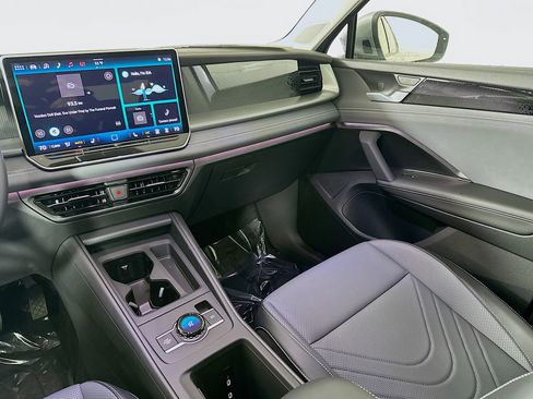 New 2026 Volkswagen Tiguan SE AWD/4WD image 22
