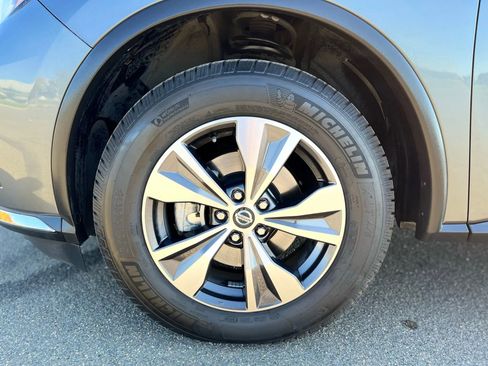 Used 2019 Nissan Murano S FWD image 22