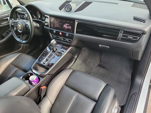 Used 2024 Porsche Macan Turbo AWD/4WD image 40