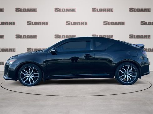 Used 2016 Scion tC image 2