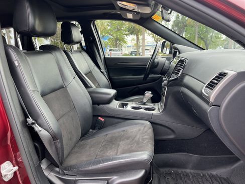 Used 2021 Jeep Grand Cherokee Laredo X image 33