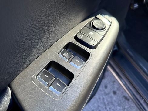 Used 2022 Kia Sportage Nightfall Edition image 22