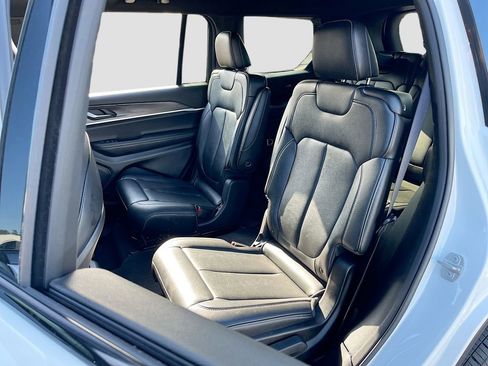 Certified 2025 Jeep Grand Cherokee L Limited image 24