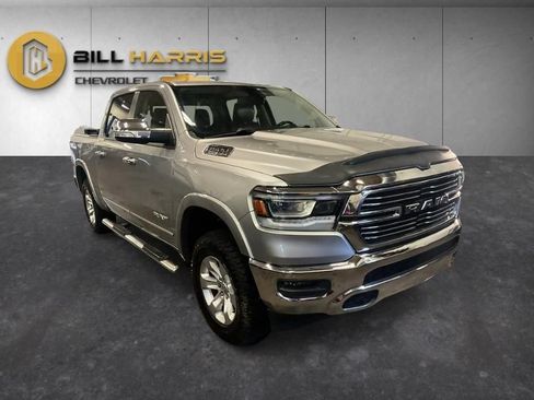 Used 2019 RAM 1500 Laramie AWD/4WD image 9