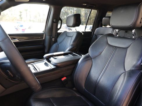 Used 2023 Jeep Wagoneer L 4WD image 10