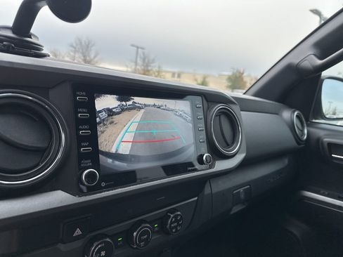 Used 2020 Toyota Tacoma TRD Off-Road image 38