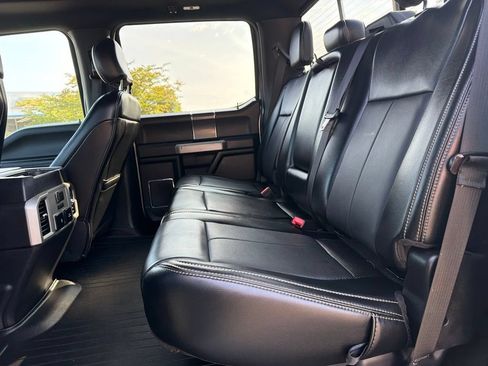 Used 2019 Ford F150 Lariat w/ Equipment Group 502A Luxury AWD/4WD image 15