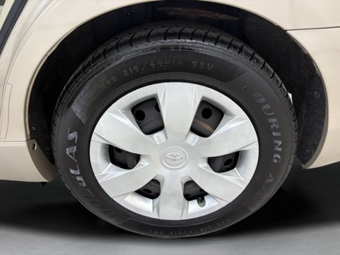Used 2009 Toyota Camry LE FWD image 7