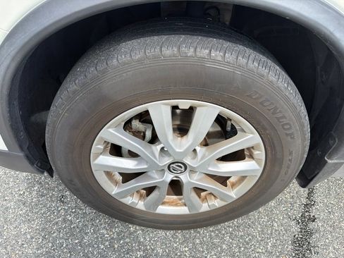 Used 2020 Nissan Rogue SV FWD image 11