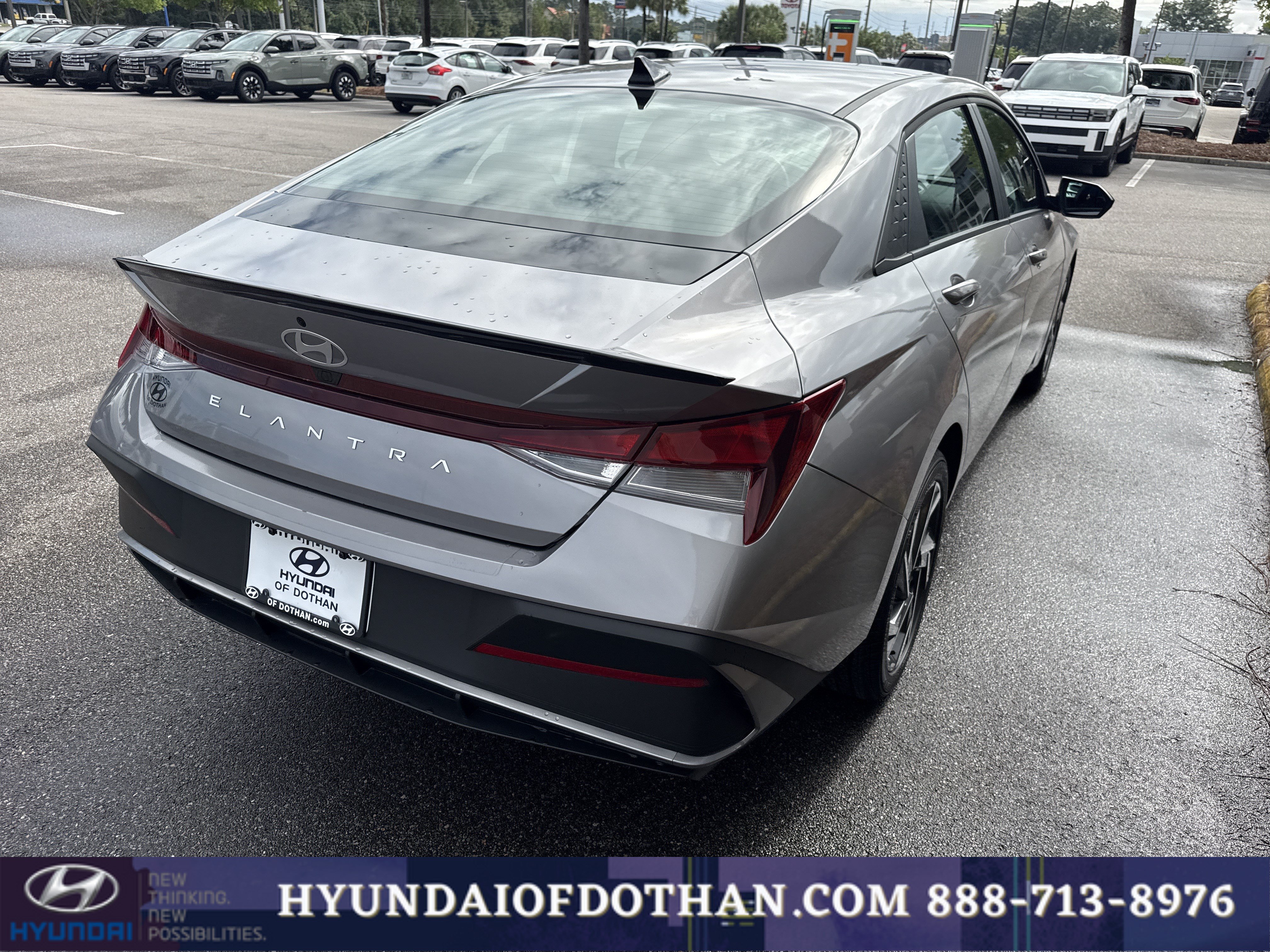 Certified 2025 Hyundai Elantra Sport FWD image 4
