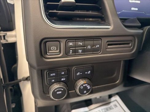 Used 2022 Chevrolet Suburban RST w/ Luxury Package AWD/4WD image 24