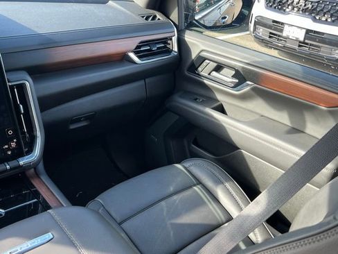 Used 2025 GMC Yukon Denali image 16