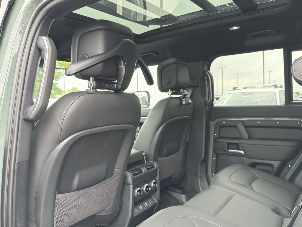 New 2026 Land Rover Defender 110 Trophy Edition AWD/4WD image 11