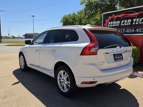 Used 2015 Volvo XC60 T5 Premier w/ Proximity Package image 3