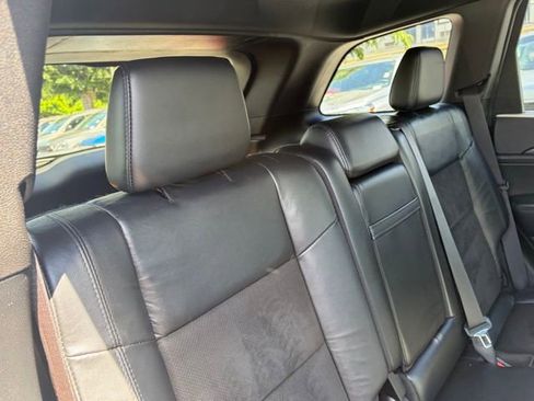 Used 2019 Jeep Grand Cherokee Altitude AWD/4WD image 30