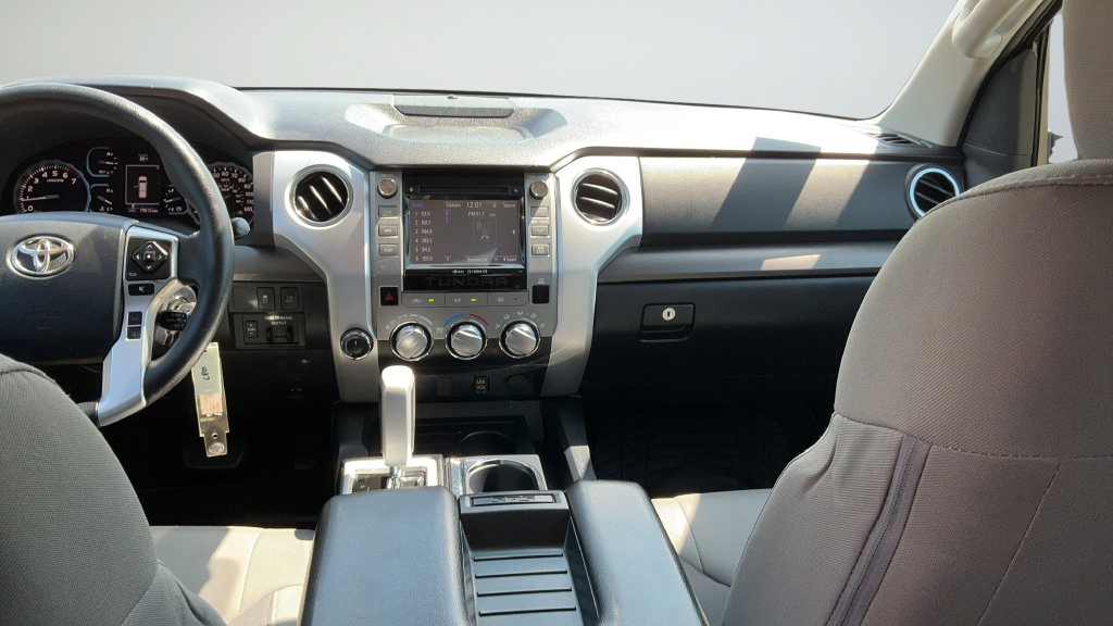 Used 2018 Toyota Tundra SR5 w/ SR5 Upgrade Package AWD/4WD image 7
