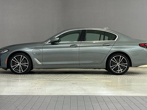 Certified 2023 BMW 530e w/ Premium Package image 2