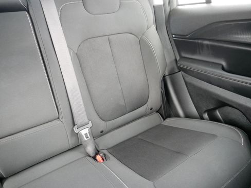 Used 2023 Jeep Grand Cherokee Laredo image 14