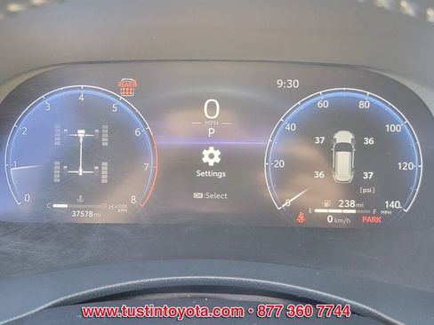 Used 2023 Toyota Highlander Limited image 22