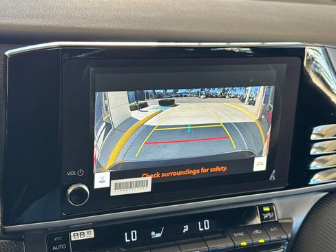 Used 2025 Toyota Camry SE w/ Convenience Package FWD image 18