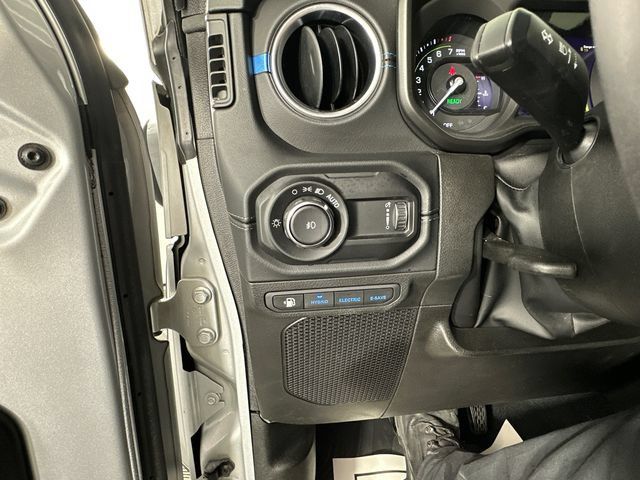 Used 2024 Jeep Wrangler High Altitude AWD/4WD image 20