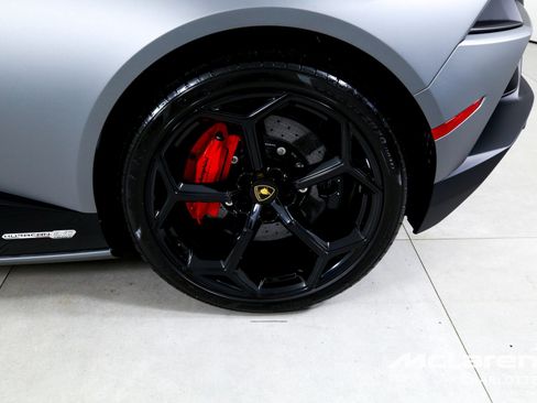 Used 2023 Lamborghini Huracan EVO image 31