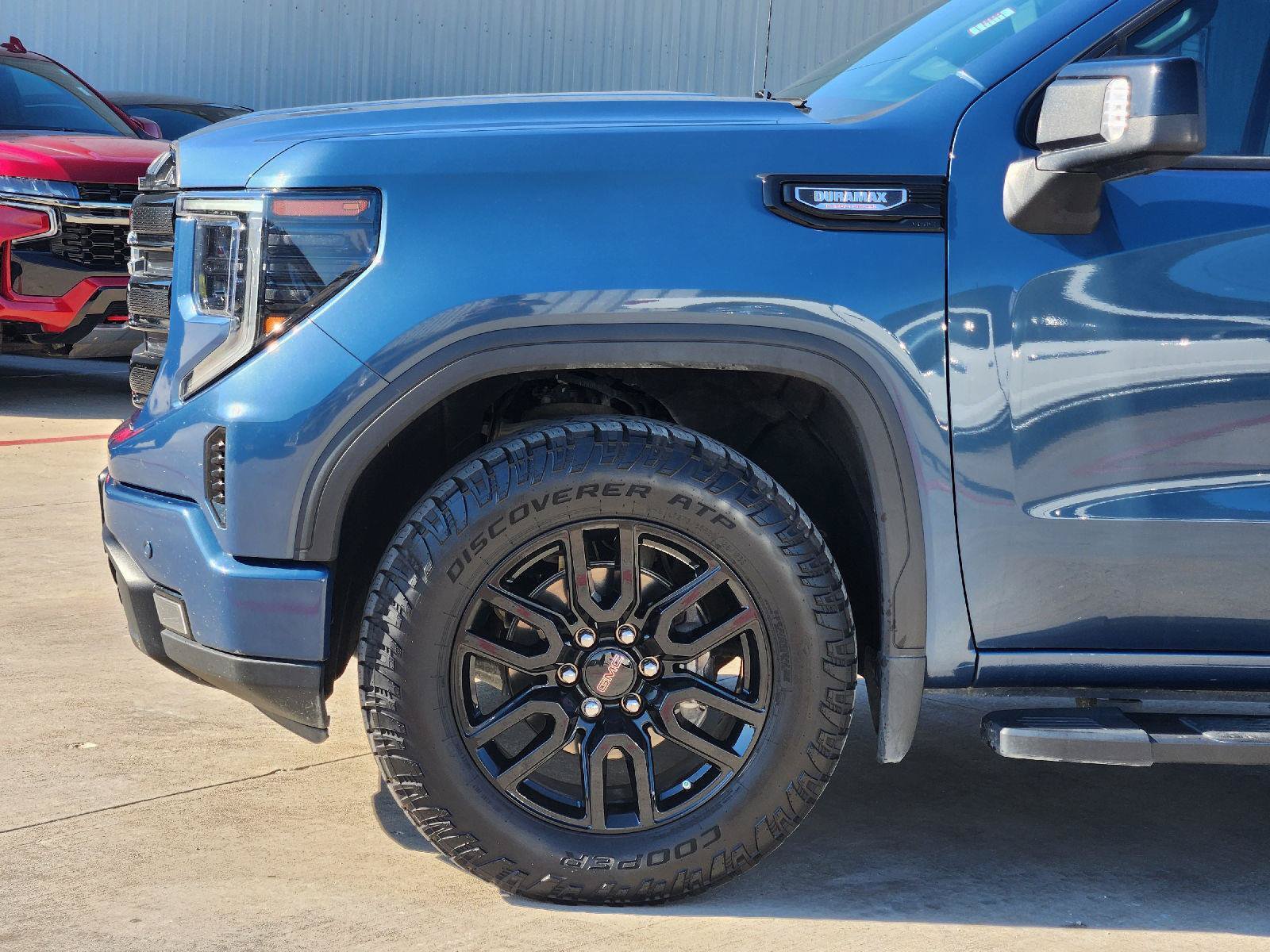 Used 2024 GMC Sierra 1500 Elevation w/ Elevation Premium Package AWD/4WD image 9