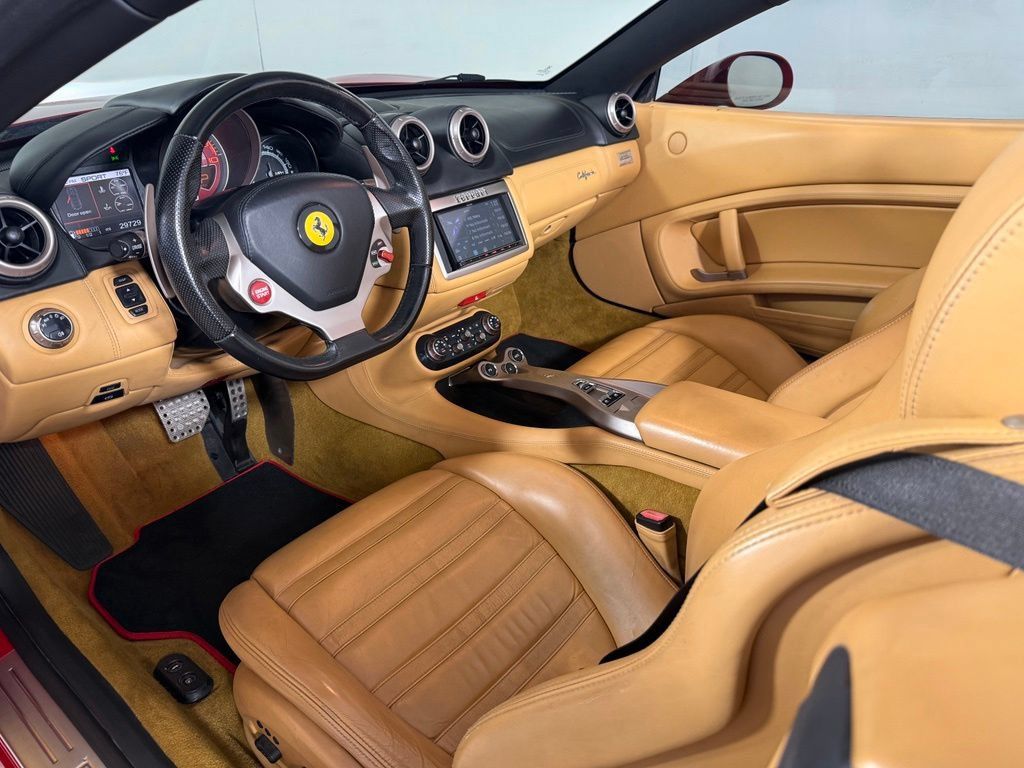 Used 2010 Ferrari California RWD image 12