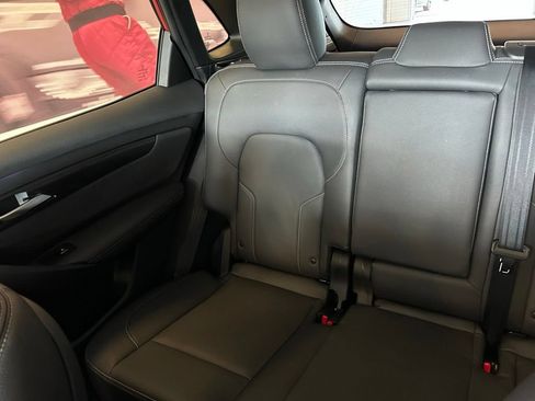 Used 2025 VinFast VF 8 Eco AWD/4WD image 12