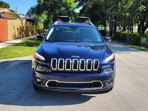 Used 2014 Jeep Cherokee Limited w/ Luxury Group AWD/4WD image 2