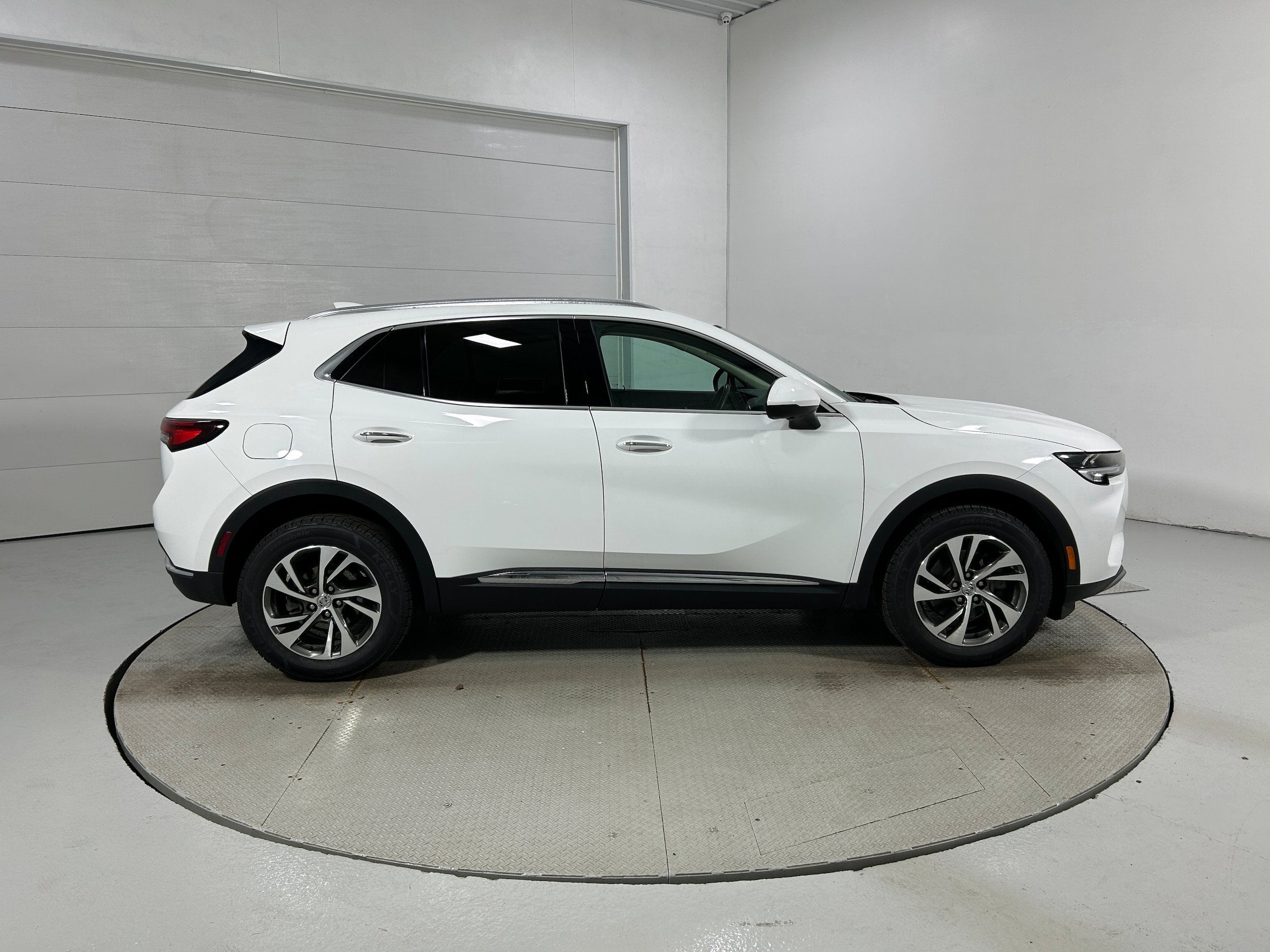 Used 2022 Buick Envision Essence w/ Technology Package I AWD/4WD image 36