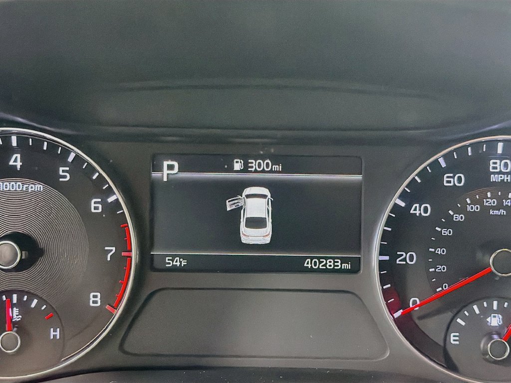 Used 2023 Kia Forte LXS w/ LXS Technology Package FWD image 14