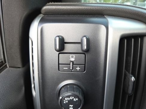 Used 2018 GMC Sierra 1500 SLE image 10