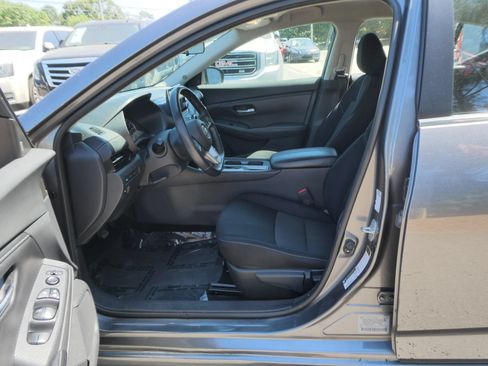 Used 2021 Nissan Sentra SV FWD image 12