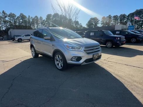 Used 2019 Ford Escape Titanium image 8
